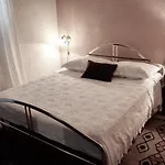 House Nada Gata